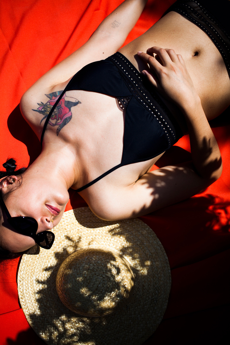 main_title - Été for Neon